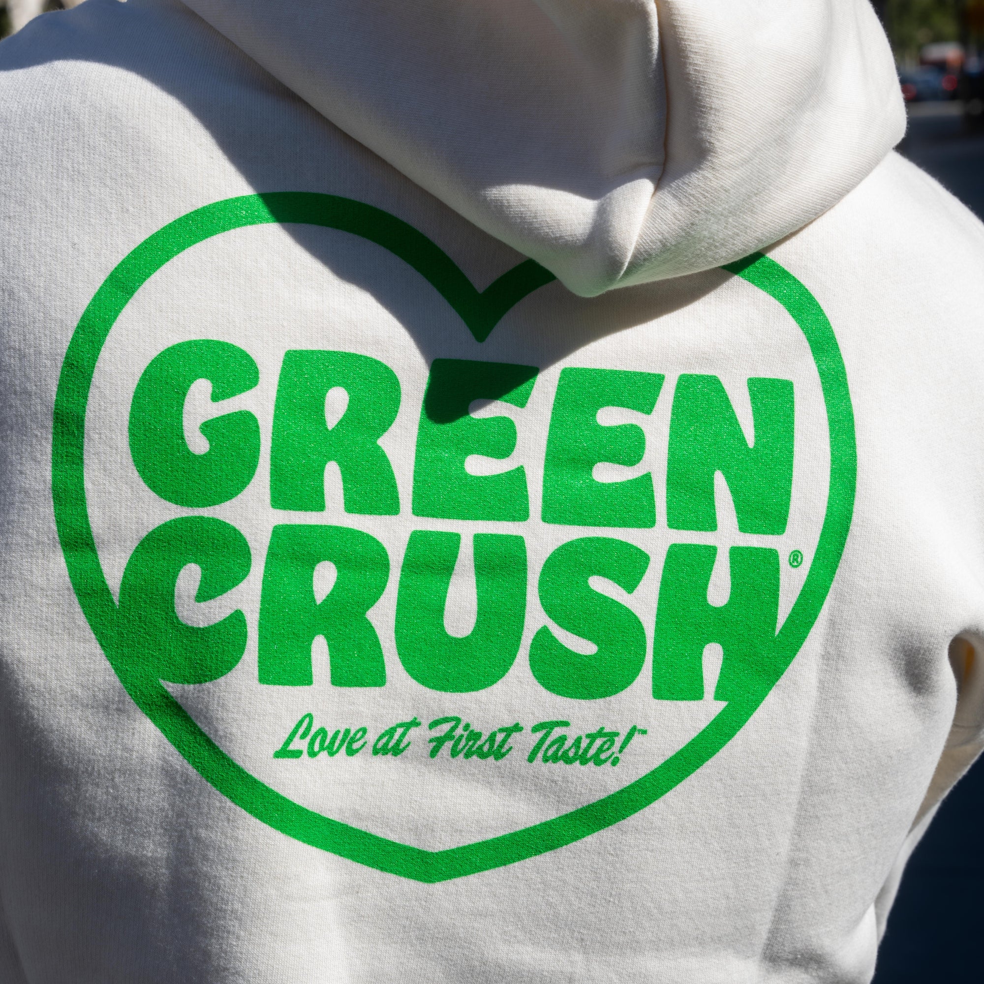 CLASSiC HOODiE